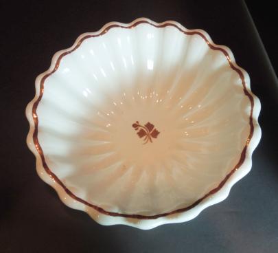 Alfred Meakin - Scalloped Rim - TL - Apple Bowl (scalloped) 1