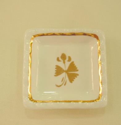 Bishop and Stonier - Square Ridged - Iona - TL - Butter Pat