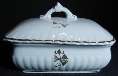 Bishop and Stonier - Square Ridged - Iona - TL - Soap Dish