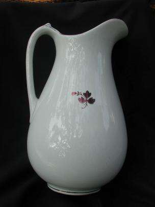 East End - Plain Round - TL - Ewer