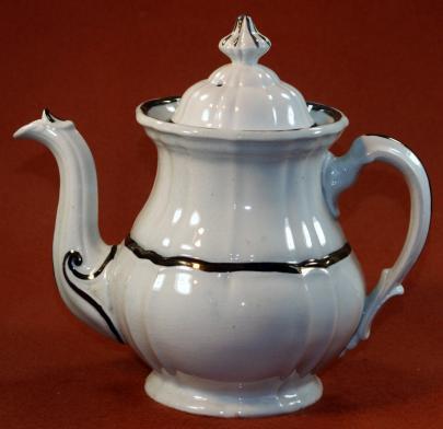 Farrall - Dangling Tulips - LB - Teapot_0.jpg