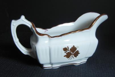 Mellor Taylor - Square Ridged - Hearts - TL - Gravy Boat