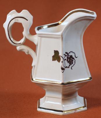 Jacob Furnival - Cockscomb Handle - TB - Creamer