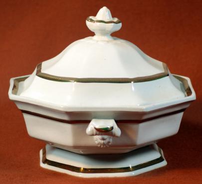 Walley - Gothic Cameo - LB - Covered Vegetable