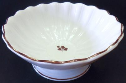Wedgwood - Scalloped Rim - TL - Apple Bowl (scalloped)