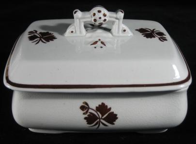 Wilkinson Late R. Alcock - Daisy 'n' Chain - TL -Soap Dish